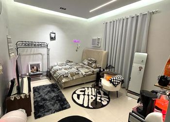 استديو بأثاث مريح وبسيط 