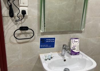 شقة بغرفتين نوم وصالة 