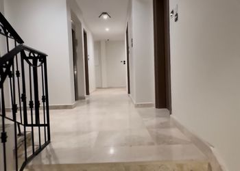 استديو بسرير ماستر وجلسة جانبية 