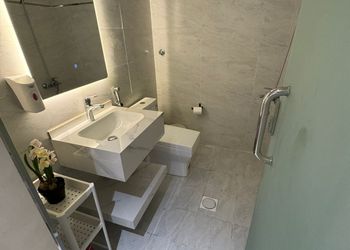 استديو بسرير ماستر وجلسة جانبية 