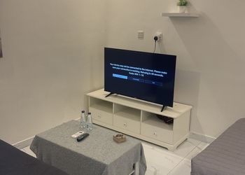 استديو بسرير ماستر وجلسة 