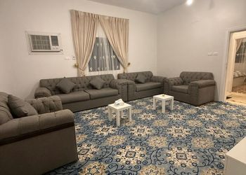شقة بصالة جلوس وغرفة نوم 