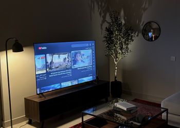 شقة بغرفة معيشة وغرفة نوم 