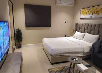 استديو باثاث مريح وبسيط 