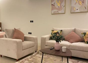 استديو بسرير ماستر وجلسة جانبية 