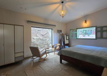 مزرعة باطلالة على الجبل