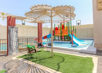 شاليه بمسبح بألعاب مائية