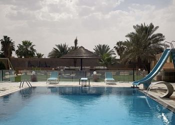 استراحة بمسبح