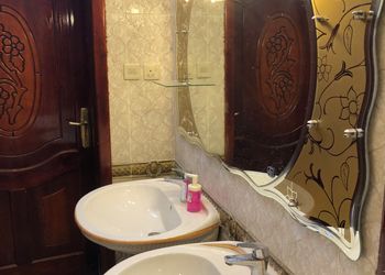 شقة بصالة وغرف نوم