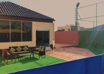 شاليه بمسبح وألعاب مائية 
