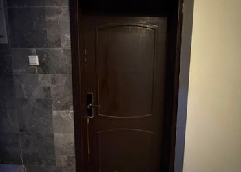 استديو هادئ بسرير ماستر