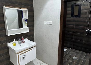 استراحة بمسطح اخضر ومجالس