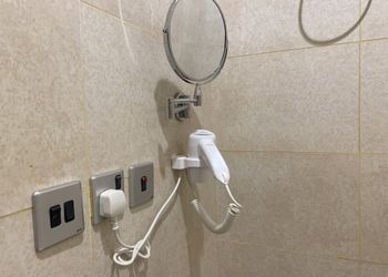 شقة انيقة بغرفتين نوم وصالة 
