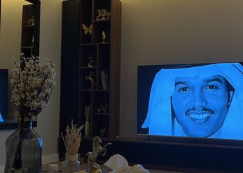 شقة بغرفة معيشة وغرفة نوم 