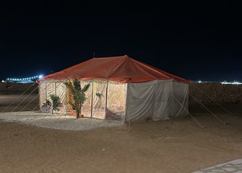 مخيم بجلسة خارجية واجواء ممتعة