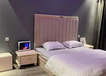 شاليه بمسطح اخضر