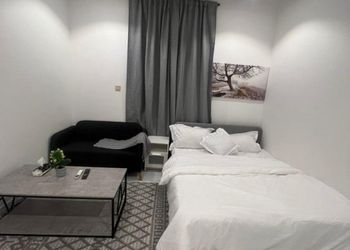استديو بسرير ماستر 