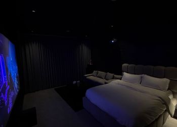 استديو بسينما وسرير ماستر 
