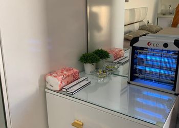 استديو بأثاث مريح وبسيط 