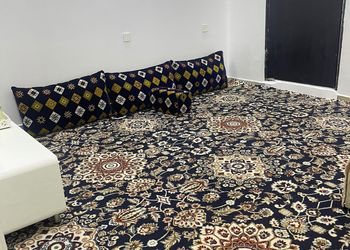 استديو بأثاث مريح وبسيط 