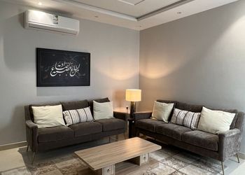 شقة بـ3 غرف نوم وغرفة معيشة 