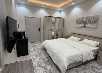 استديو باثاث مريح وبسيط 