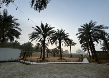 مزرعة بمناظر خلابة وجلسات خارجية 