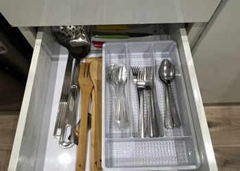 شقة من ثلاث غرف نوم أنيقة ومريحة