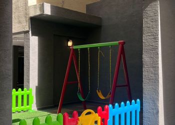 استديو بسرير ماستر وجلسة 