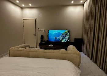 استديو بسرير ماستر