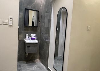 استديو بسرير ماستر وجلسة جانبية