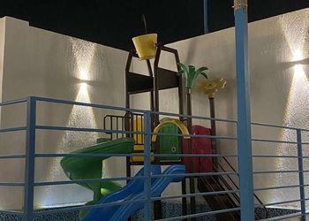 شالية عائلي بألعاب أطفال