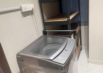 شقة بدخول ذاتي وغرفة جلوس
