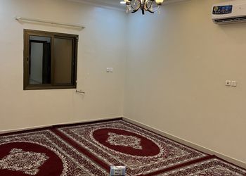 استراحة بمسبح وجلسة خارجية