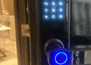 شقة بغرفتين نوم وصالة مريحة 