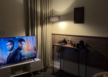 استديو بسرير ماستر وجلسة جانبية