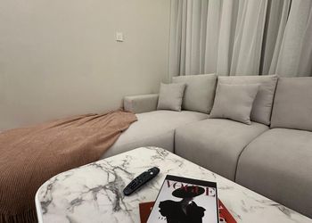 شقة انيقة بغرفتين نوم وصالة