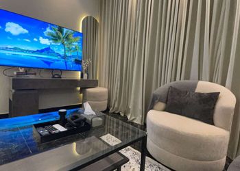 استديو بتصميم انيق ودخول ذاتي