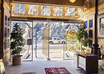 استديو بثلاث اسره فردية