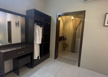 شاليه بألعاب مائية وجلسة خارجية
