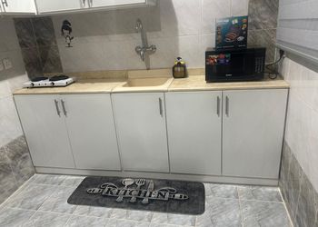 شقة بصالة جلوس ودخول ذاتي 