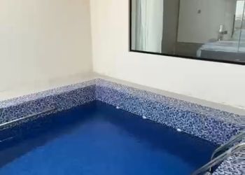شاليه بغرفة نوم و صاله انيقة