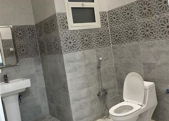 شاليه بألعاب مائية وجلسة خارجية