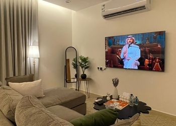 استديو بسرير ماستر وجلسة جانبية