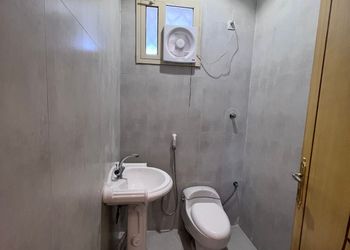شقة بغرفة معيشة وغرفتين نوم 