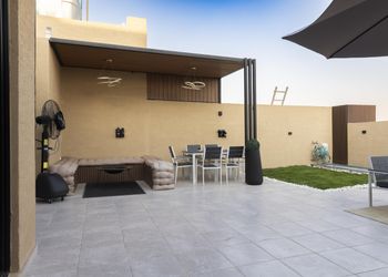 شقة فاخرة بغرفة نوم وصالة