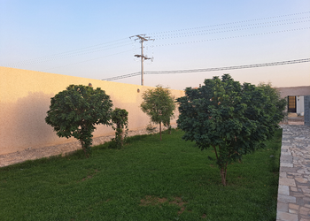 شاليه بمجلس وفناء خارجي 