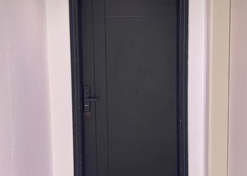 استديو بسرير ماستر وجلسة جانبية 
