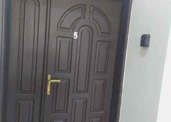 استديو بسرير ماستر وجلسة جانبية