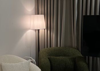 استديو بتصميم أنيق ودخول ذاتي